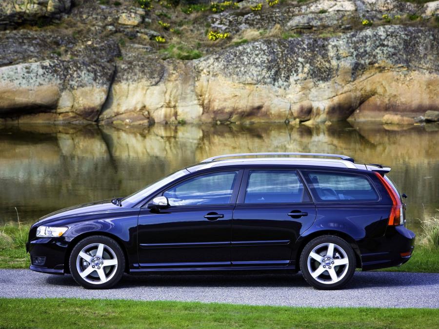  Volvo V50 R-Design 2008 года  (фото 11 из 17)
